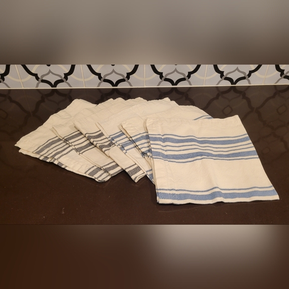 World Market Set of Six (6) Cloth Napkins - Picture 1 of 6